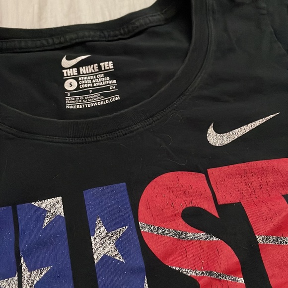 Nike Tee - Picture 2 of 4